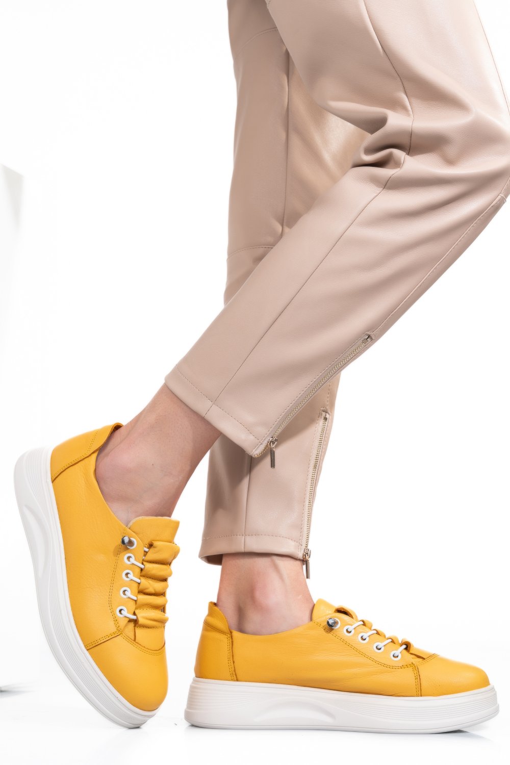 Sárga természetes bőr sport cipők 2s7h31683np