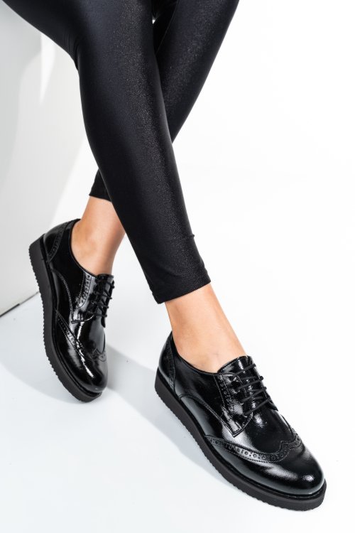 Fekete természetes lakkozott bőr  1s7h71611npk