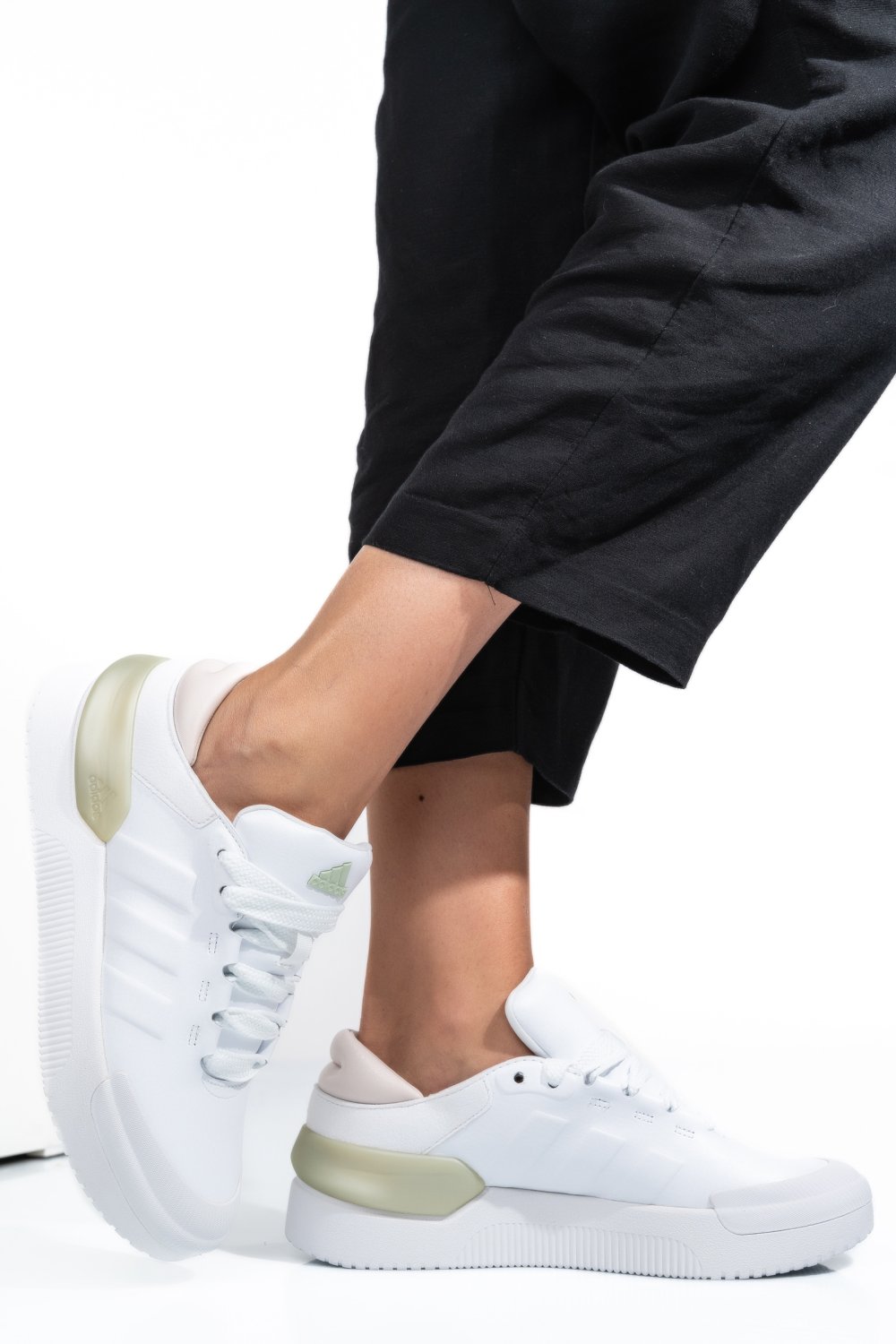 Adidas fehér sportcipők hs7hp9842