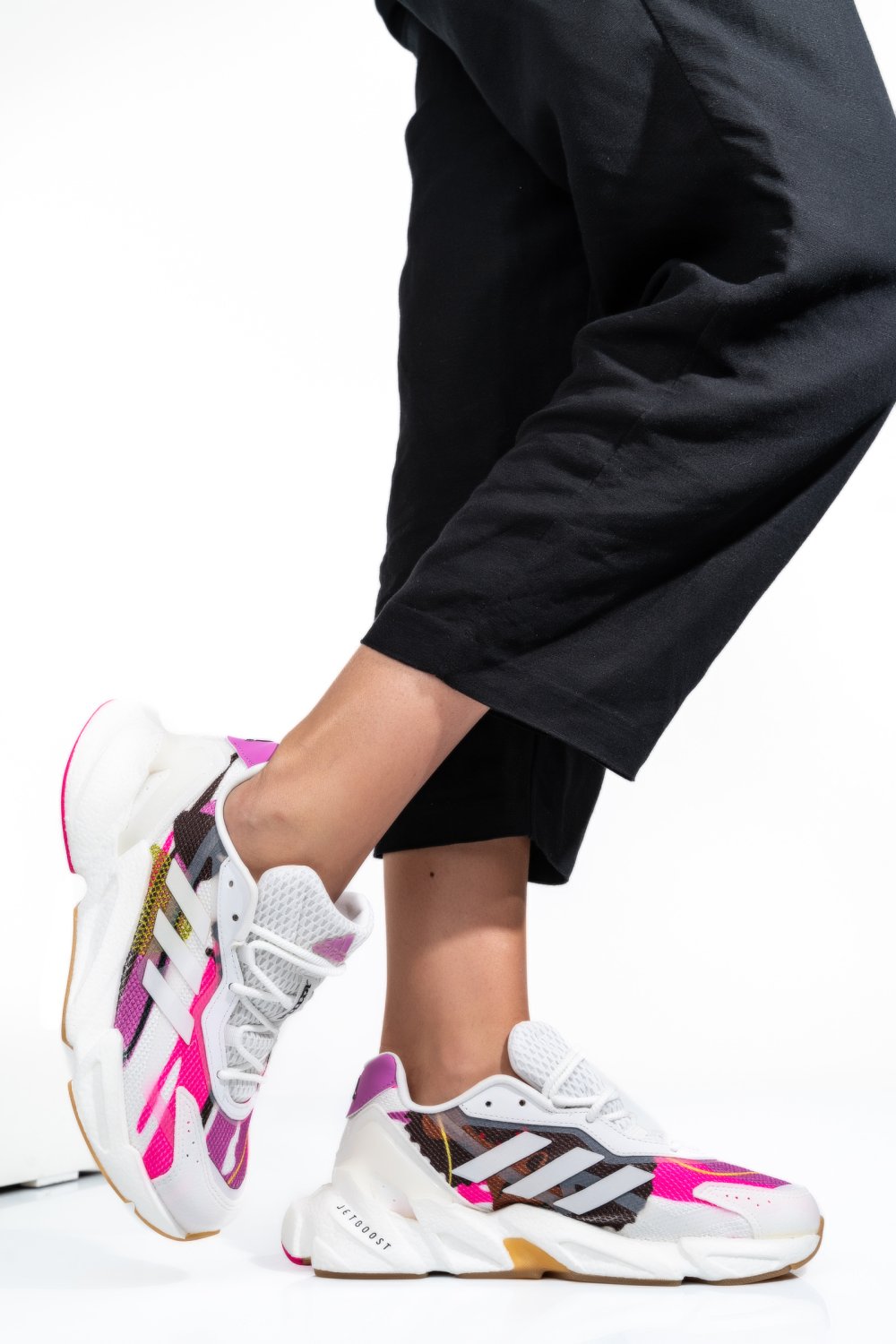 Adidas sokszínű sportcipők hs7hp2119