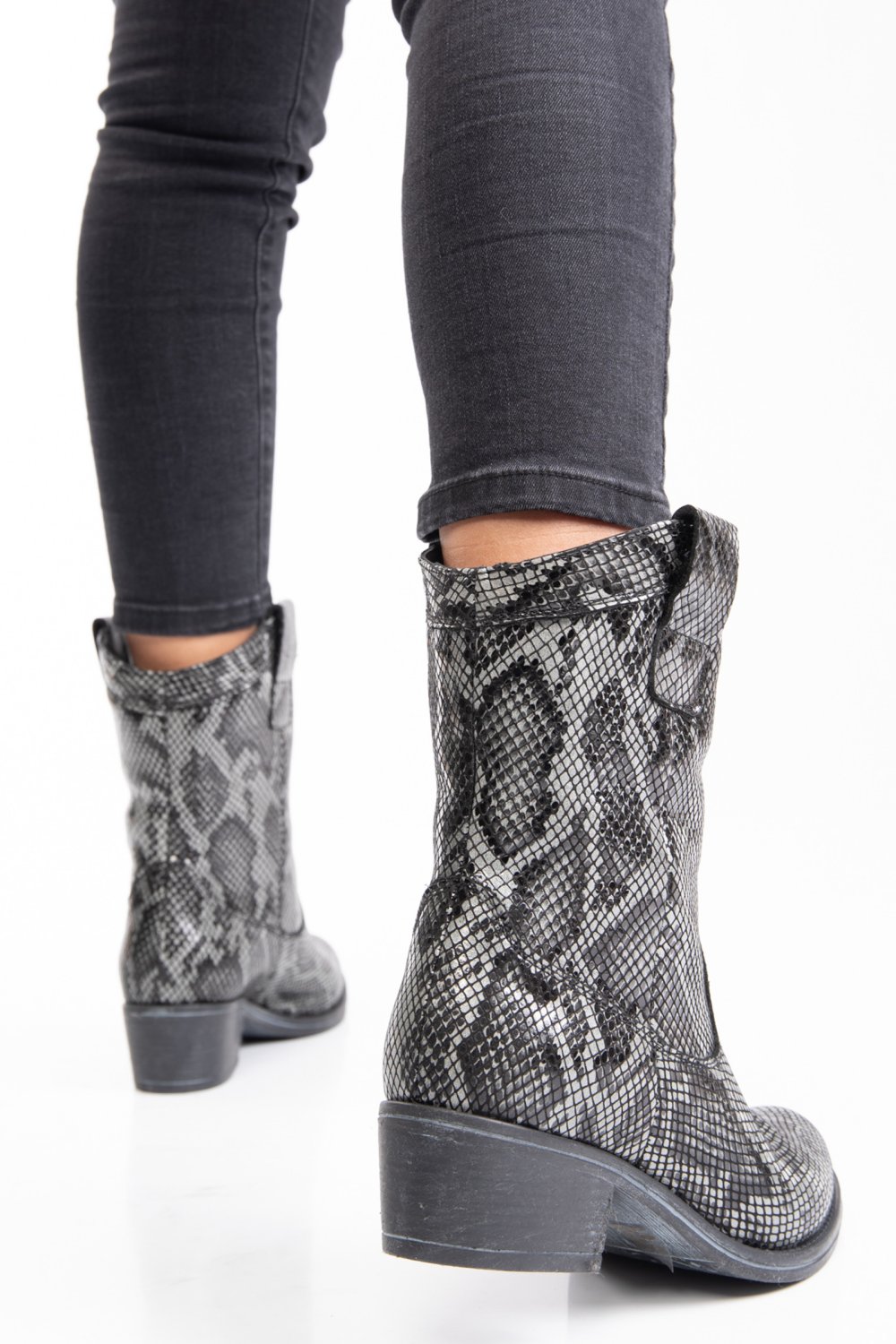 Fekete természetes bőr csizma 2s7h02841cro