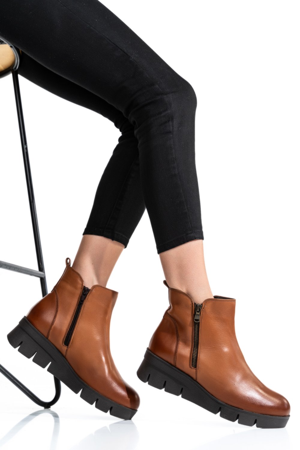 Barna természetes bőr bakancs 2s7h32-023np