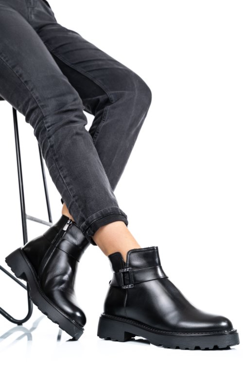 Fekete természetes bőr bakancs 4s7h34