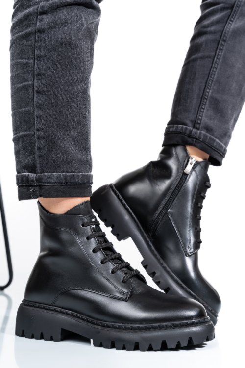 Fekete természetes bőr bakancs 4s7h22