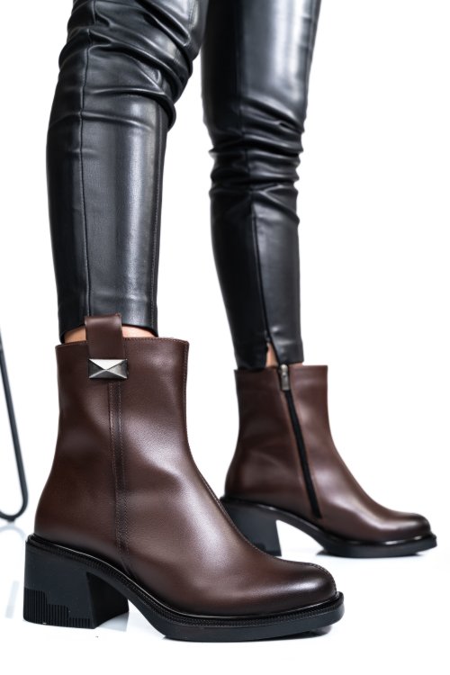 Barna természetes bőr bakancs 4s7h27