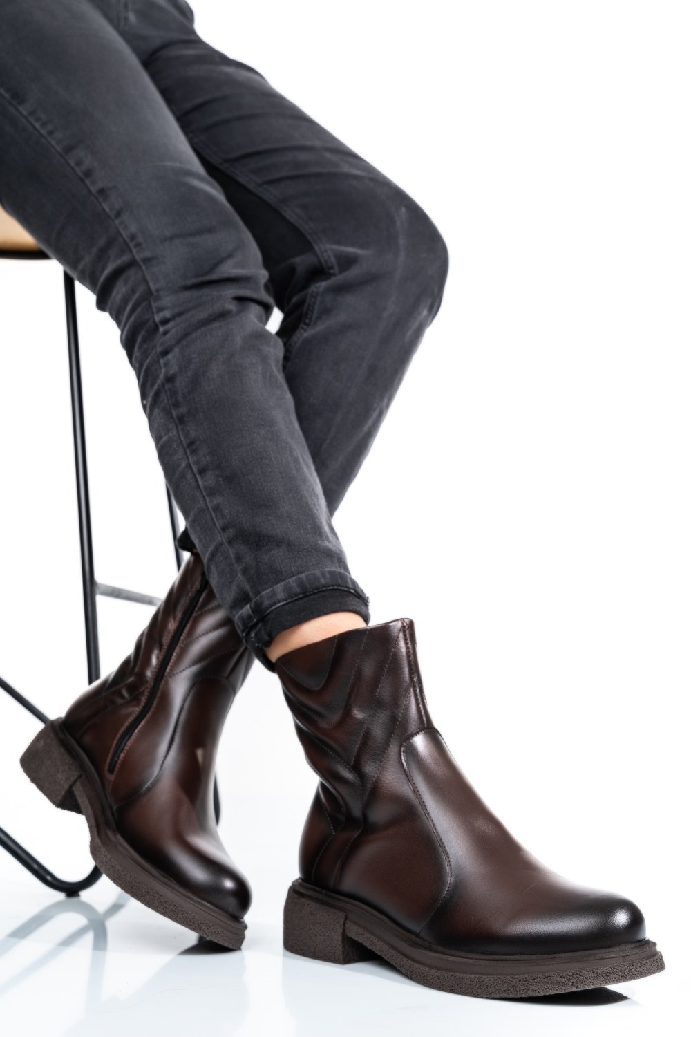 Barna természetes bőr bakancs 4s7h24