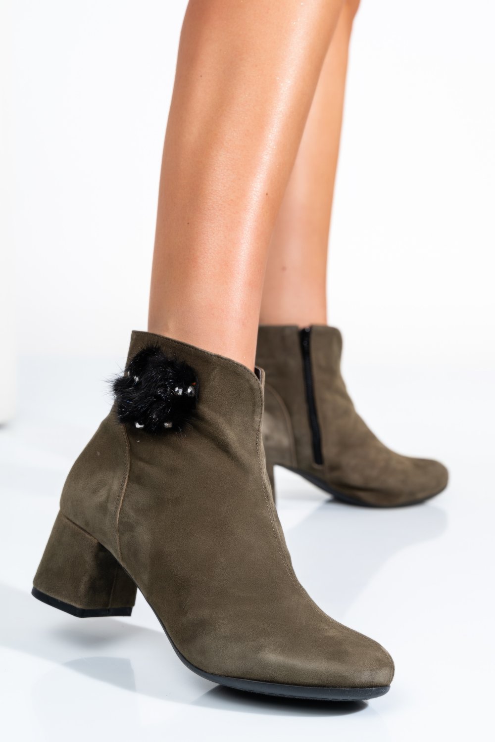 Barna fordított bőr bokacsizma 7s7h25