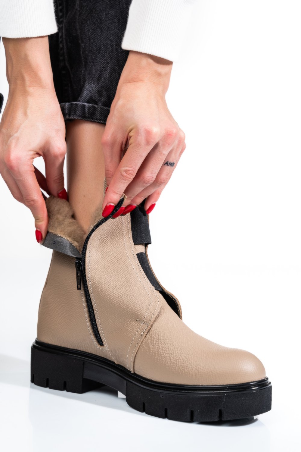 Bézs természetes bőr bakancs 1s7h70