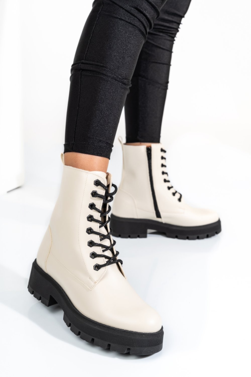 Bézs természetes bőr bakancs 1s7h30