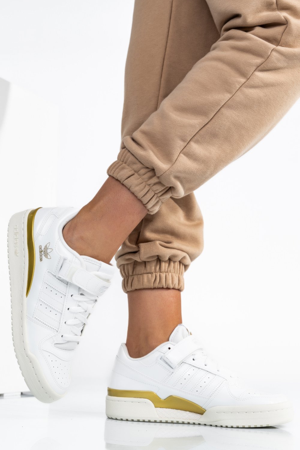 Adidas fehér sportcipők hs7h05110