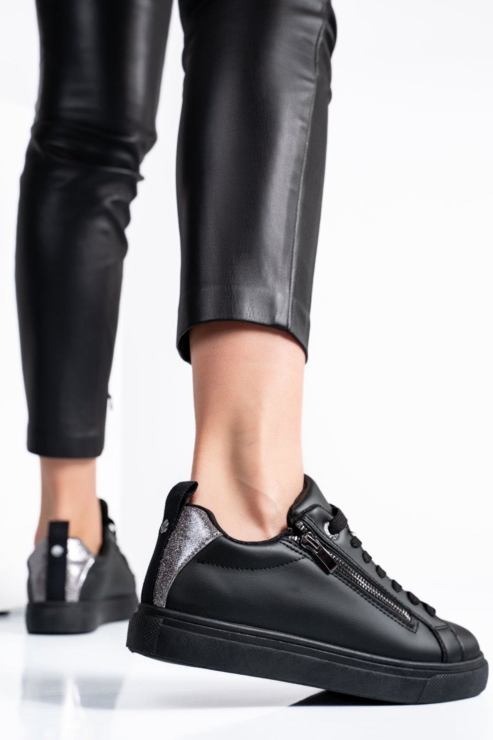 Wrangler fekete sportcipők ws7hl32690s